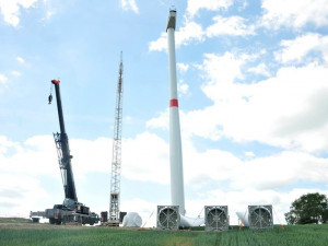 Výstavba větrného parku za miliardu u Hrádku nad Nisou spěje k závěru
