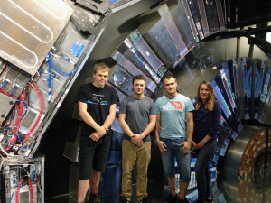 Liberečtí studenti strávili měsíc v největším urychlovači částic na světě ve švýcarském CERNu