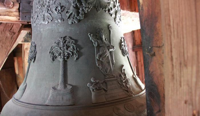 Do zvonice v Lomnici přibudou dva zvony, opraví se i současný.