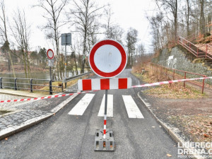 Silnice kolem harcovské přehrady se na měsíc uzavře. Přístupná bude pro pěší, bruslaře i cyklisty