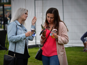 Benátská! odstartovala Večírkem pro nedočkavé. V areálu se vystřídali čeští a slovenští interpreti.