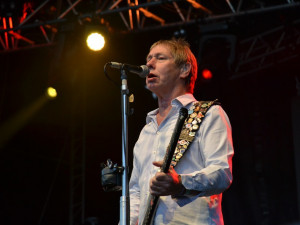 Status Quo po osmi letech v Liberci. Vesecký areál aplaudoval tříakordovému boogie.