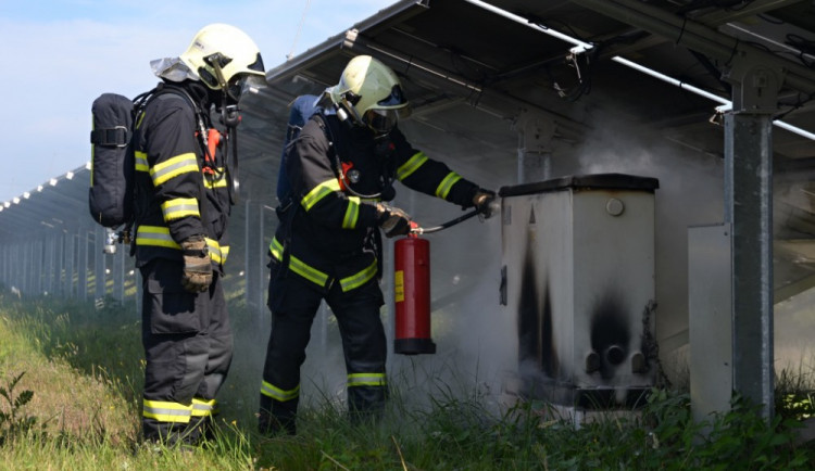 Hasičům se podařilo oheň brzy zlikvidovat.