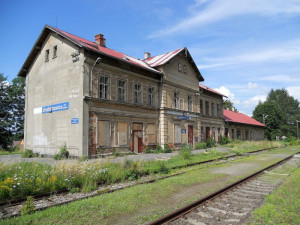 Poláci chtějí obnovit železničního spojení z Mirska do Jindřichovic. Trať nefunguje desítky let