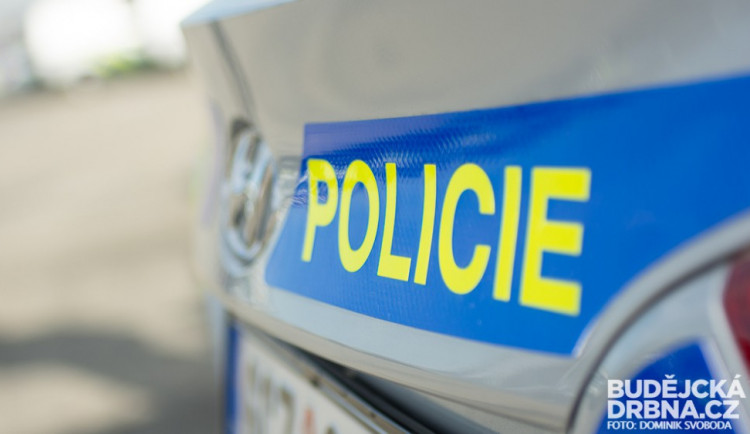 Městská policie musela řešit podnapilého Ukrajince. Ten skončil v poutech