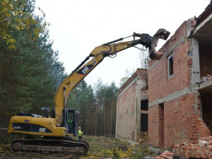 Budovy původního generálního štábu v Ralsku půjdou k zemi. Demolice vyjde na 11,5 milionu