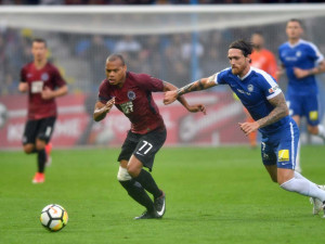 Sparta v Liberci opět zaváhala. Slovan dokázal v devíti hráčích vybojovat remízu 1:1.