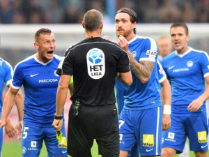 Sparta v Liberci opět zaváhala. Slovan dokázal v devíti hráčích vybojovat remízu 1:1.