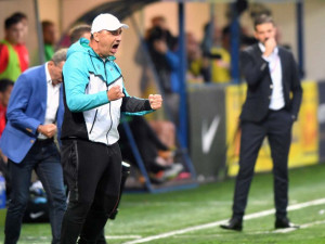 Sparta v Liberci opět zaváhala. Slovan dokázal v devíti hráčích vybojovat remízu 1:1.