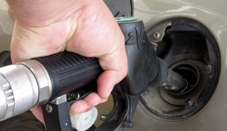 Litr benzinu za jeden cent mají ve Venezuele, 200x dražší je v Norsku