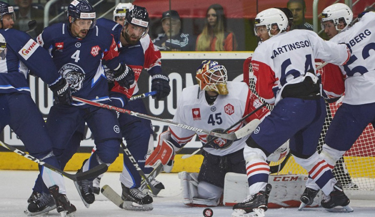 Závar před brankou hostí