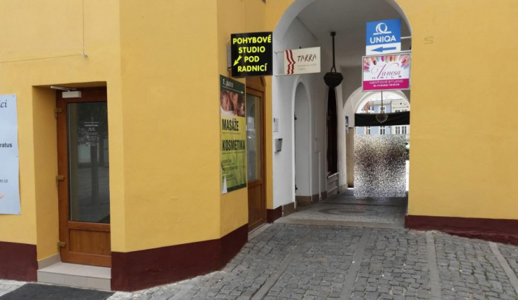 V průchodu do Plazy se to stalo.