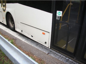 Neznámý mladík ukradl autobus a ujel s ním do Bílého Kostela. Policie žádá o pomoc veřejnost.