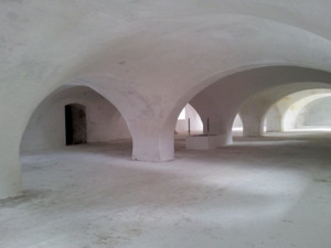 Rekonstrukce omítek bývalých stájí v Černousích