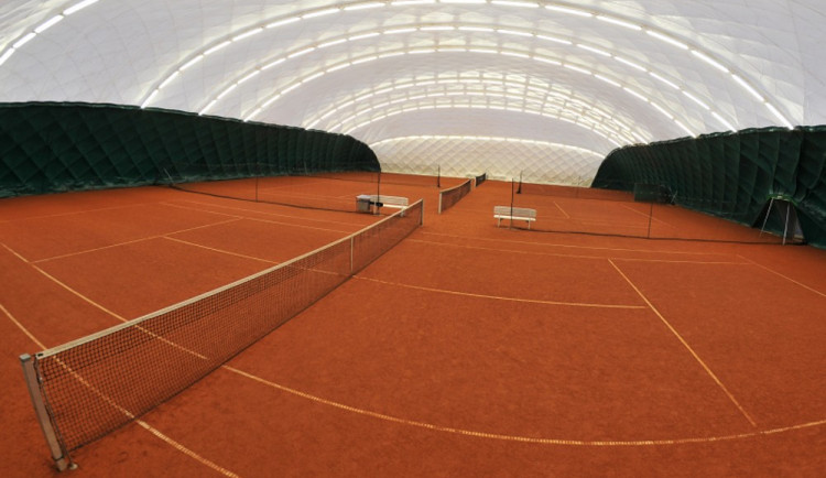 Halová sezona na tenisových kurtech LTC TONSTAV-SERVICE pomalu klepe na dveře