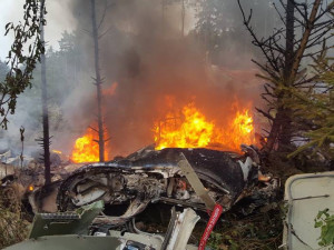 Ve Stráži pod Ralskem spadlo malé letadlo, dvoučlenná posádka nepřežila.