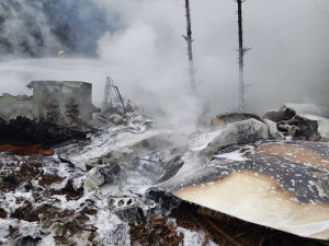 Ve Stráži pod Ralskem spadlo malé letadlo, dvoučlenná posádka nepřežila.