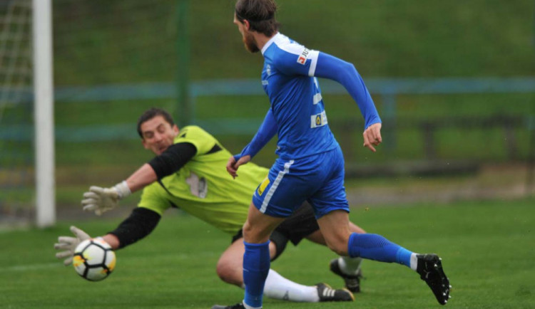 Slovan rozstřílel výběr Frýdlantska 16:1.