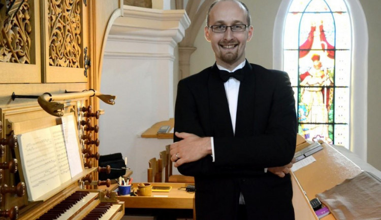 Od Bacha ke Kabeláčovi. Varhanní podzim zavítá i do Hejnic