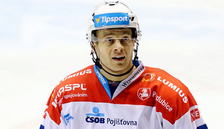 Tyler Redenbach v dresu Pardubic.