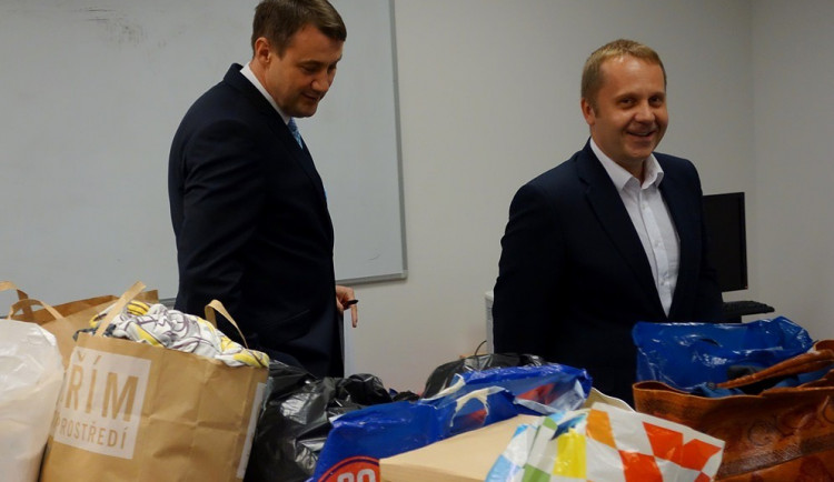 Sbírka na krajském úřadě.