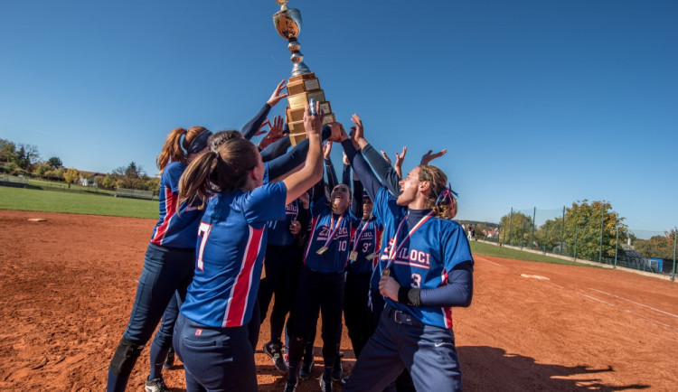 Softbalistky Ledenic slaví historický titul. Muži ve finále prohráli