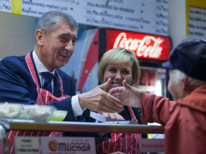 KOMENTÁŘ: Babišovi voliči aneb falešný mýtus o paní Colombové