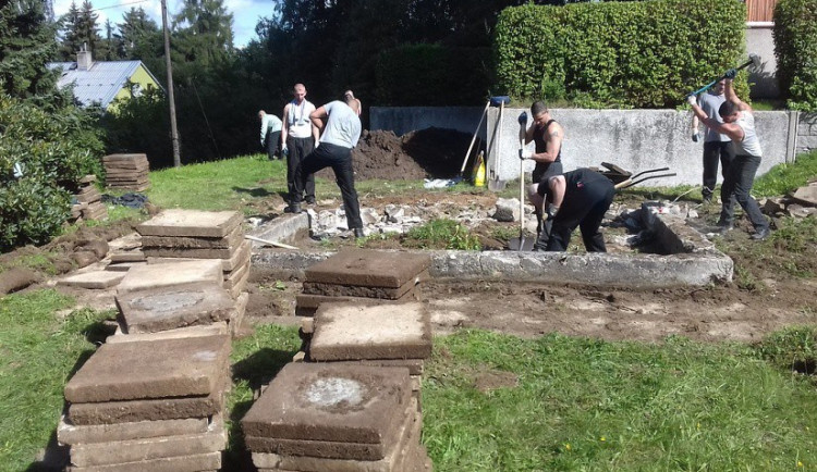 Liberec ušetřil zapojením vězňů do údržby veřejného prostoru více než půl milionu korun.