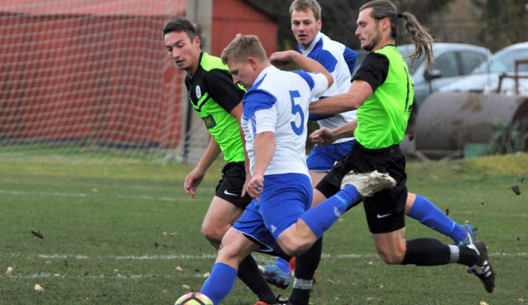 Budějcká divize a KP: Závěr podzimu se povedl Hluboké i Olešníku. Divizi čeká poslední kolo