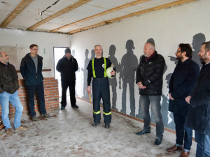 V Krásné Studánce vyroste nová zbrojnice. Demolice staré budovy začala tento týden.