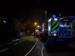 FOTO: Po požáru Šámalovy chaty v Bedřichově zůstaly škody za milion korun