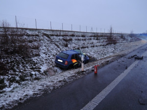 Vážná dopravní nehoda zastavila provoz na frekventované silnici u Václavic.