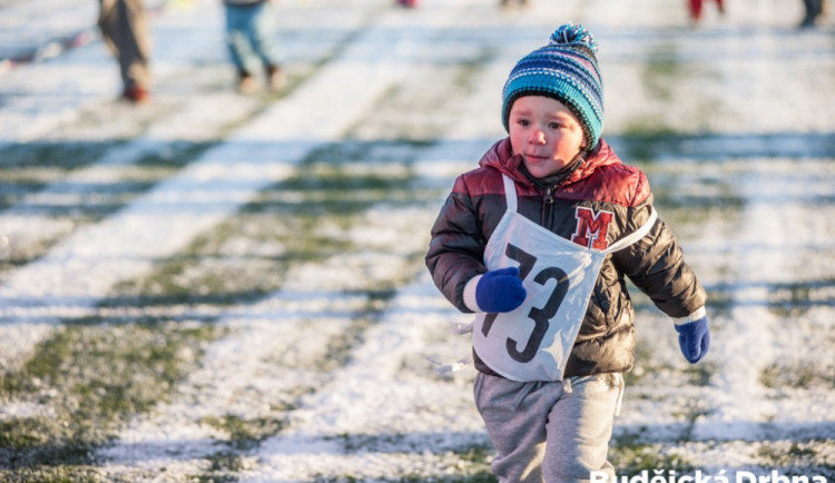 Začalo přihlašování na šestnáctý ročník E.ON Silvestrovského běhu
