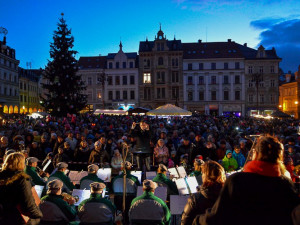 Do Liberce se vrátí videomapping. Světelná show tentokrát nasvítí vánoční strom.
