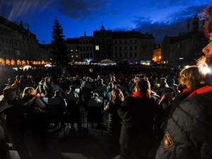 Do Liberce se vrátí videomapping. Světelná show tentokrát nasvítí vánoční strom.