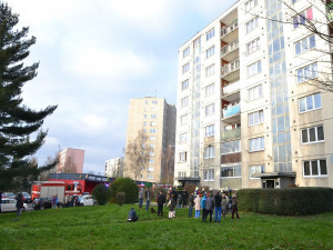 Nájemníci se do požárem zasaženého domu v České Lípě  budou moci vrátit nejdřív v neděli.