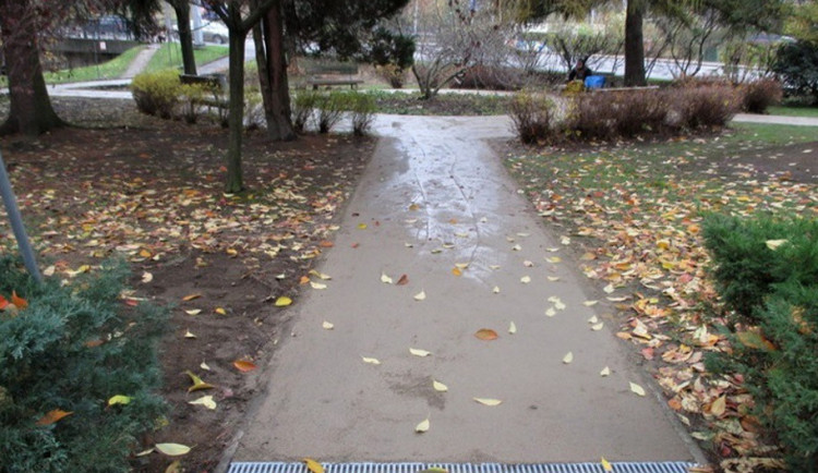 Park v Okružní ulici.