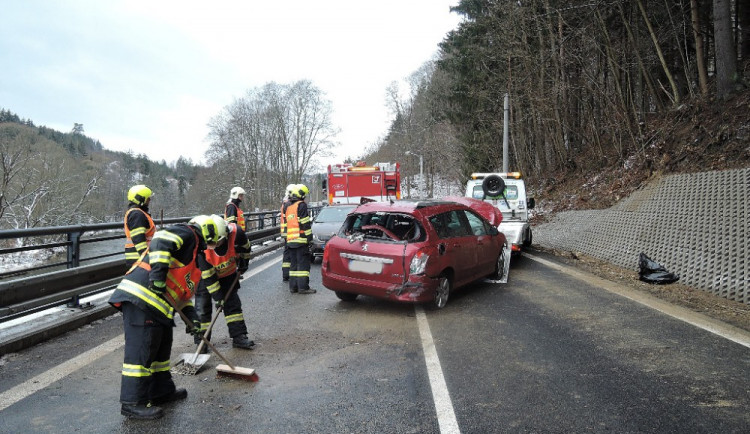 Jedna z víkendových nehod.
