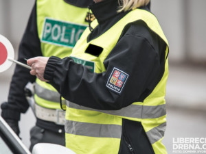 Řidič autobusu zabránil nehodě, při manévru se ale zranila cestující. Policie teď hledá svědky