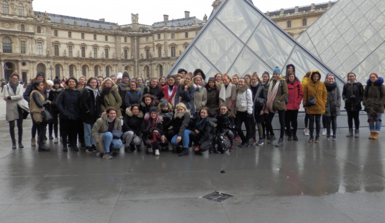 Studentky Fashion Design z Kateřinek sbíraly inspiraci v Paříži.
