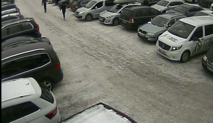 Parkoviště v Bedřichově.