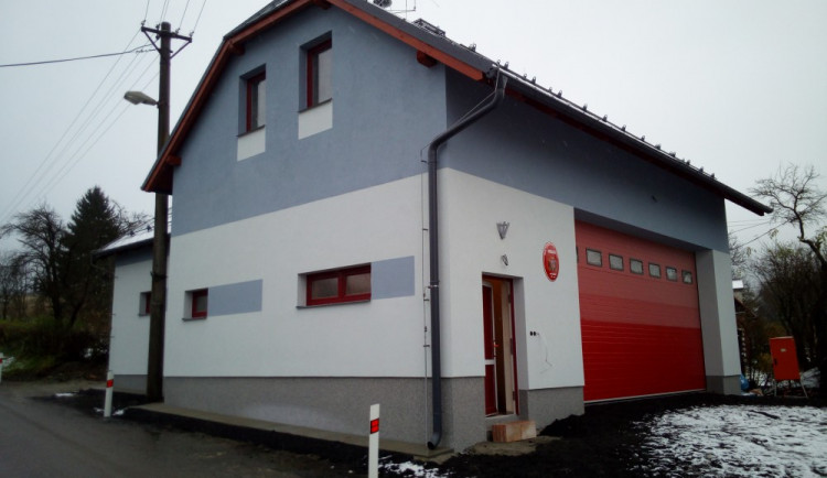 Hasičská zbrojnice ve Zdislavě.
