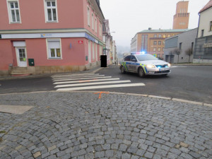 Řidička srazila chodkyni na přechodu pro chodce, policie událost šetří jako ublížení na zdraví