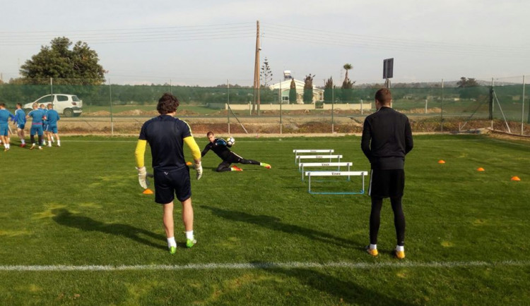 Příprava na Kypru.