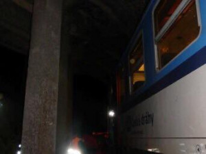 Střet vlaku a osobního automobilu se obešel bez zranění, řidič nadýchal skoro promile.