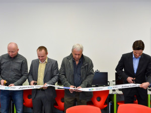 Základní škola Kaplického v Liberci má dvě nové odborné učebny a bezbariérový přístup.