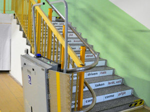 Základní škola Kaplického v Liberci má dvě nové odborné učebny a bezbariérový přístup.