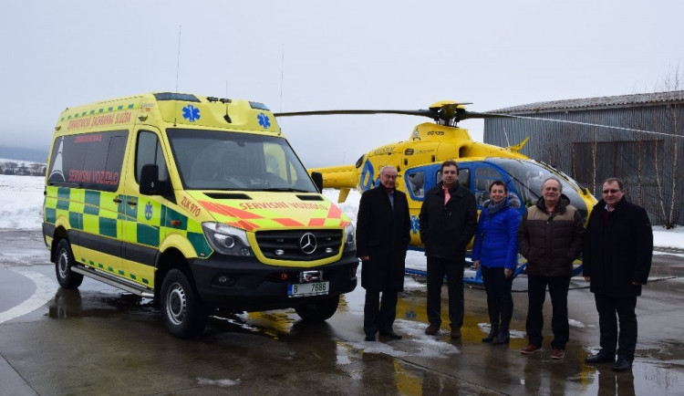 Servisní vozidlo záchranky.