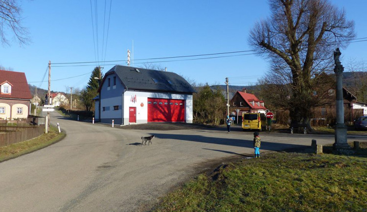 Opravená zbrojnice ve Zdislavě.