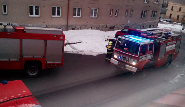 Hasiči na místě zásahu.